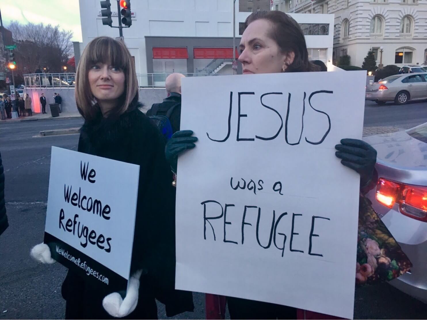 Conservative evangelicals join letter denouncing Trump’s order on refugees